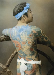 Homme japonais avec tatouages, vers 1910