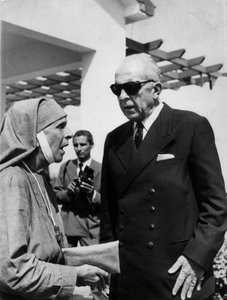 Le roi Paul Ier de Grèce et la princesse Andrew de Grèce (belle-mère d