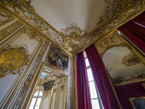 Minerve enseignant à une jeune fille l