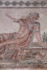 Narcisse regardant son reflet dans une mare - Mosaïques de Paphos, Maison de Dionysos - Fin du IIe siècle après J.-C. - Chypre