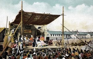 Théâtre chinois en plein air (carte postale)
