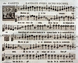 Page de partition musicale du psaume Laudate pueri à 8 voix par Tomás Luis de Victoria - Unbekannter Künstler