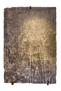 Pierre tombale de Pétronille, épouse du chevalier Reli de Mareuil, décédée vers 1280 (Pierre tombale) Monastère cistercien de Royaumont (abbaye) 1228-1235 Asnières-sur-Oise (Asnières sur Oise), Val-d