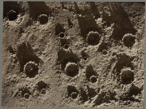 Photographie du modèle de cratère lunaire - Unbekannter Künstler
