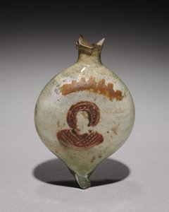 Flacon de pèlerin avec figure nimbée, c.400-600