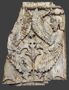 Plaque représentant des créatures ailées, Nimrud, Mésopotamie, 8ème-7ème siècle av. J.-C. - Unbekannt
