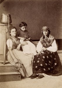 Petits métiers : portrait de porteuses d