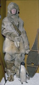 Combinaison de neige et accessoires portés par le Dr. Edward Adrian Wilson lors de l