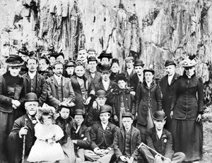 Royaume-Uni : Un groupe de personnes en sortie. vers 1910 - Unbekannt