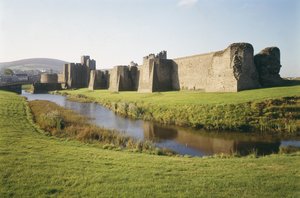 Vue du château de Caerphilly, Glamorgan, Pays de Galles, construit entre 1268-77