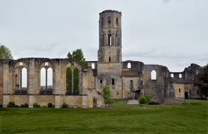 Vue de La Sauve-Majeure, abbaye de La Sauve-Majeure en Gironde. 11ème siècle. - Unbekannter Künstler
