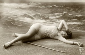 Femme en maillot de bain, vers début 1900 (carte postale) - Alec Hunter