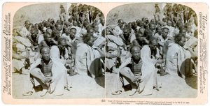 Prisonniers boxeurs capturés et amenés par le 6e régiment de cavalerie américain, Tientsin, Chine, 1901 - Underwood and Underwood