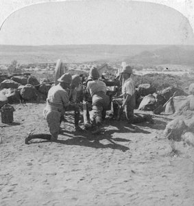 Artillerie britannique en action, Afrique du Sud, 2e guerre des Boers, 6 février 1900 - Underwood and Underwood