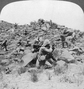 Soldats britanniques en action, Afrique du Sud, guerre des Boers, 1901 - Underwood and Underwood