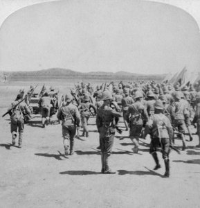 Alerte au camp à Honey Nest Kloof, Afrique du Sud, 1900