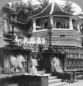 Dalada Maligawa, Palais de la Dent de Bouddha, Kandy, Sri Lanka, 1902 - Underwood and Underwood