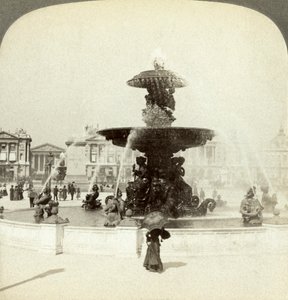 Fontaine, Place de la Concorde, Paris, France
