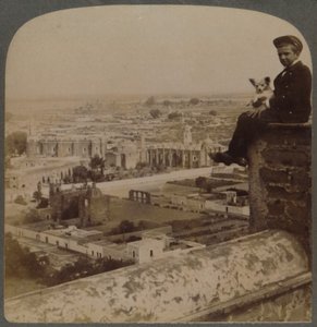 Depuis la cathédrale de San Francisco, sur la plus grande pyramide aztèque, vue sur Cholula, Mexique, 1901 - Underwood and Underwood