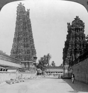 Gopuram, temple hindou Sri Meenakshi, Madurai, Tamil Nadu, Inde, vers 1900 - Underwood and Underwood