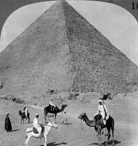 Tombeau de Khéops, la Grande Pyramide de Gizeh, Égypte, 1905 - Underwood and Underwood