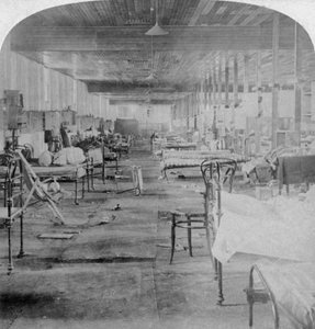 Mud Hall, la dernière prison occupée par les officiers britanniques à Pretoria, Afrique du Sud, 1901 - Underwood and Underwood