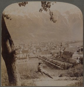 Innsbruck pittoresque, la capitale du Tyrol, Autriche - Sous les Alpes bavaroises austères, 1898 - Underwood and Underwood