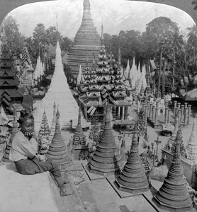 Pagode Shwedagon, Rangoon, Birmanie, vers 1900 - Underwood and Underwood