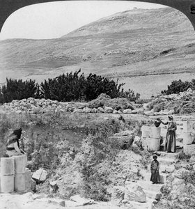 Marches menant au puits de Jacob, vue vers le nord-ouest, Palestine Israël, 1905 - Underwood and Underwood
