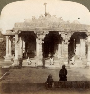 Superbes temples en marbre à Dilwara, sur Abu, la montagne sacrée des Jaïns, Inde, 1903 - Underwood and Underwood