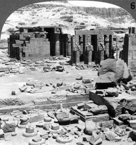 Le Ramesseum, le temple de Ramsès II, à Thèbes, Égypte, 1905 - Underwood and Underwood