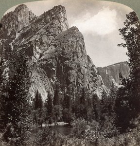 Les Trois Frères, Vallée de Yosemite, Californie, USA, 1902 - Underwood and Underwood