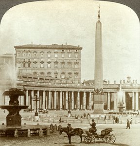 Le Palais du Vatican depuis la place Saint-Pierre, Rome, Italie - Underwood and Underwood