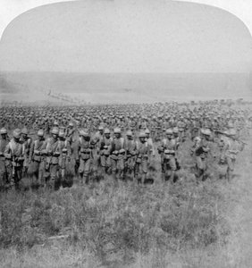 La brigade des gardes vaillants marchant sur Brandfort, guerre des Boers, Afrique du Sud - Underwood and Underwood