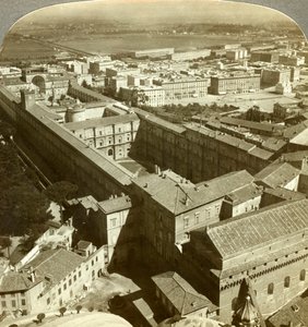 Palais du Vatican depuis le dôme de la basilique Saint-Pierre, Rome, Italie - Underwood and Underwood