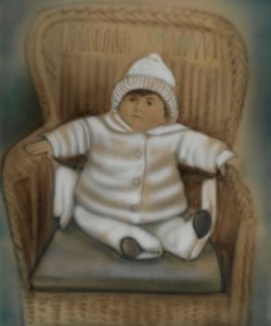 Enfant dans la chaise