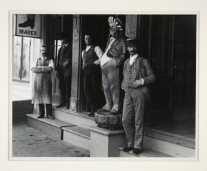 À la boutique de bottes, Columbia, CA - Unknown