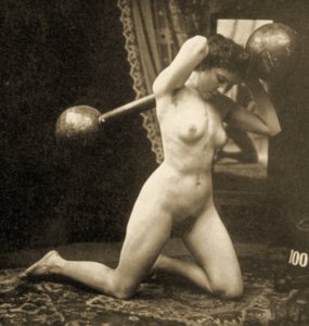 Nu féminin s