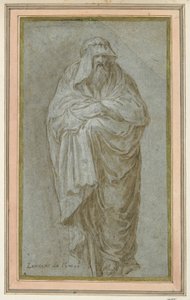 Figure debout drapée dans un manteau