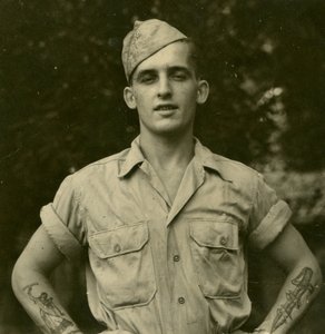Soldat américain tatoué, vers 1941 - Unknown