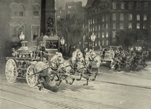Véhicule de pompiers tiré par des chevaux arrivant sur le site de l