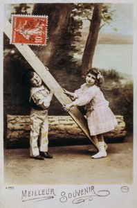 Carte postale française montrant un jeune garçon et une fille jouant en 1990 (photo)