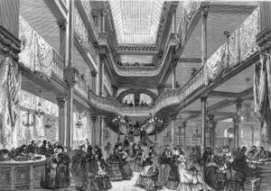 Vue intérieure du célèbre grand magasin parisien Au Bon Marché