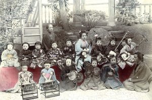 Enfants japonais jouant de la musique, fin du XIXe siècle - Unknown artist