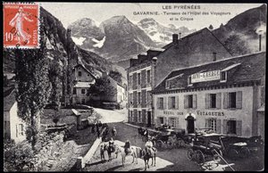Les Pyrénées, Gavarnie : terrasse de l