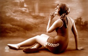 Pin-up en maillot de bain.