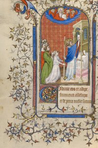 Un prêtre célébrant la messe parmi les fidèles