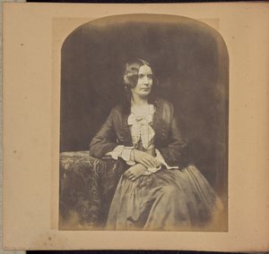 [Une femme non identifiée]