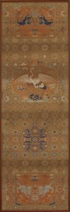 Housse de chaise avec une grue, des lions, des dragons, des symboles de bon augure et des motifs floraux