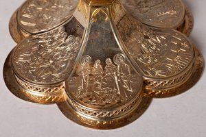 Calice. Orfèvrerie, joaillerie